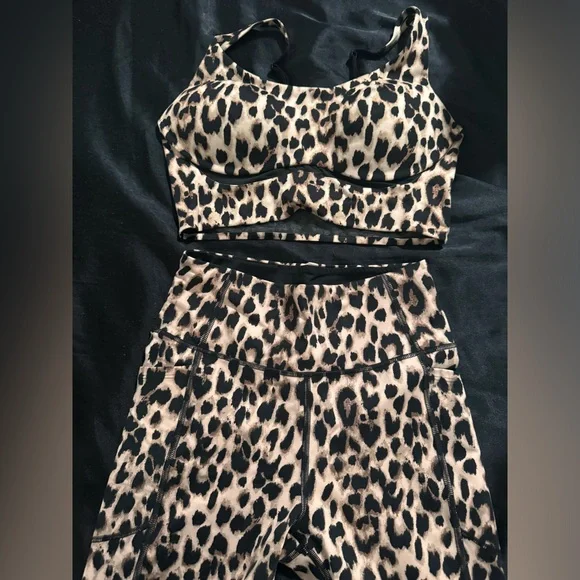 Work out set. VICTORIA SECRET - Picture 3 of 3